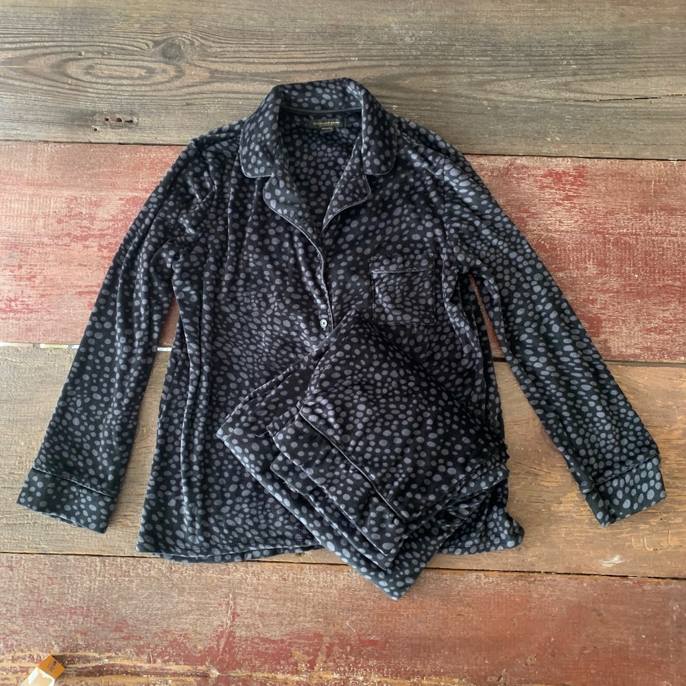 Buttery-Soft Spotted Pajama Set in Charcoal by Donna Karan / Size M